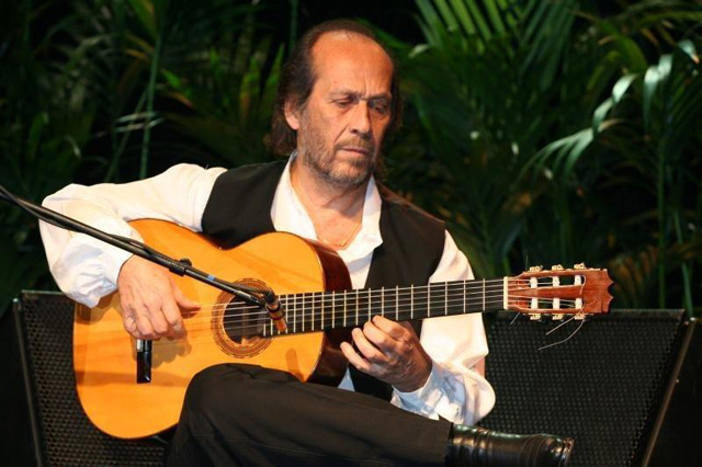 Пако де Лусиа во время концерта в Санкт-Петербурге (2007)